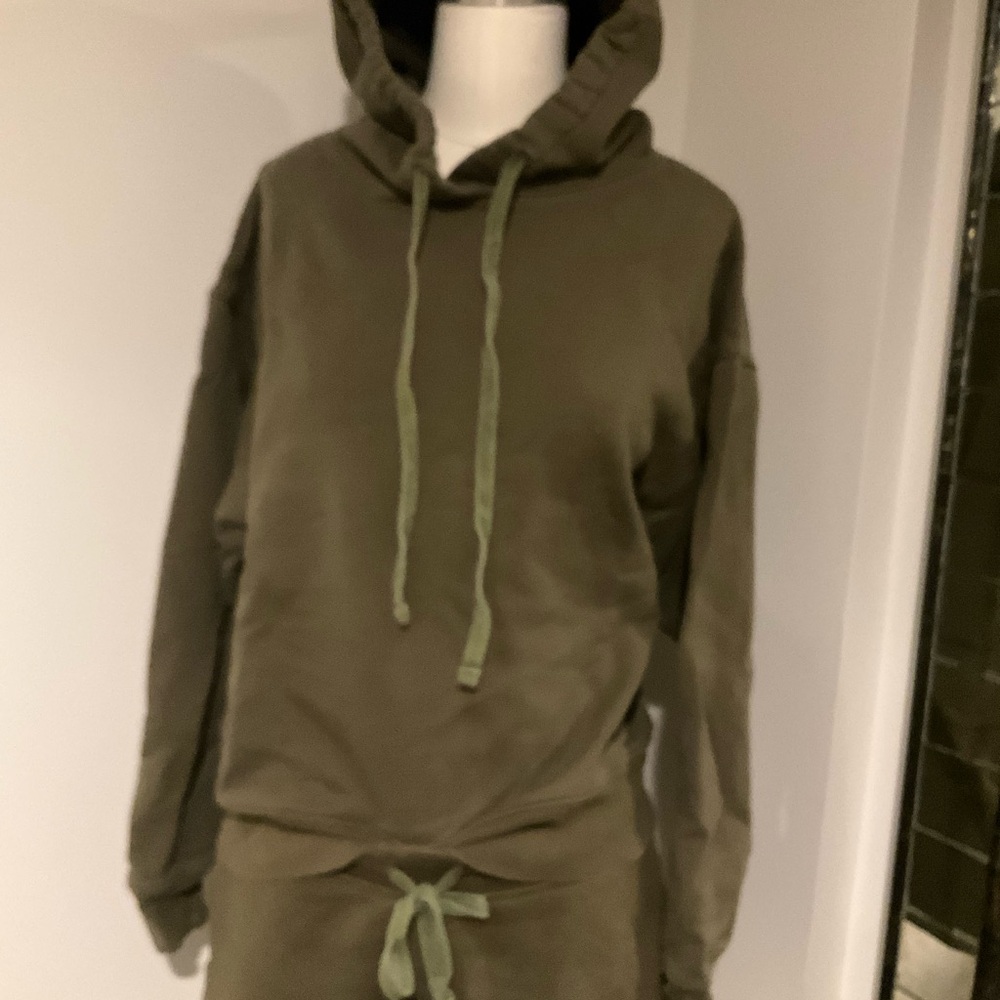 Girlfriend Collective Olive Hoodie - Picture 2 of 6